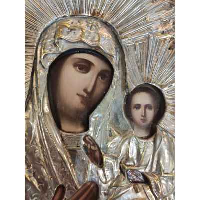 Икона в окладе и киоте Богоматерь Одигитрия масло латунь втор. пол. XIX в. 27x21,8 см.  2 половина XIX века