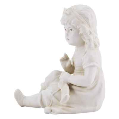 Скульптура «Девочка, вяжущая носок» Европа конец XIX— началоXX вв