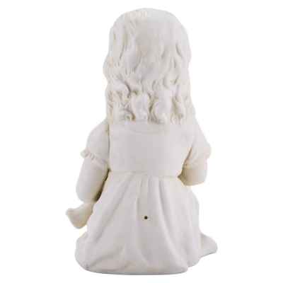 Скульптура «Девочка, вяжущая носок» Европа конец XIX— началоXX вв