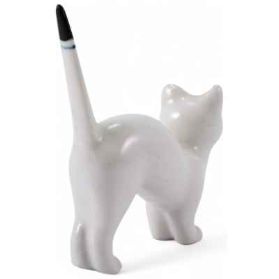 Скульптура Белая кошка фарфор, Европа втор. пол. ХХ в. Н-9 см. Европа ХХ век