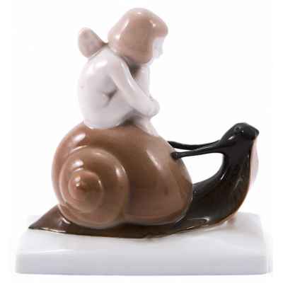 Скульптура «Девочка-эльф на улитке» Время изготовления: 1920-е - начало 1930-х годов. Розенталь, Германия 1920-—1930-гг