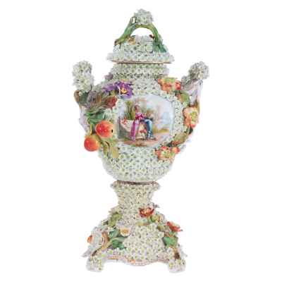 «Цветочная» ваза в стиле рококо Потсшаппель, Германия конец XIX—начало XX вв