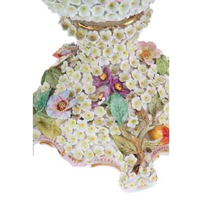 «Цветочная» ваза в стиле рококо Потсшаппель, Германия конец XIX—начало XX вв