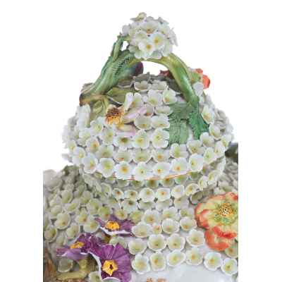 «Цветочная» ваза в стиле рококо Потсшаппель, Германия конец XIX—начало XX вв