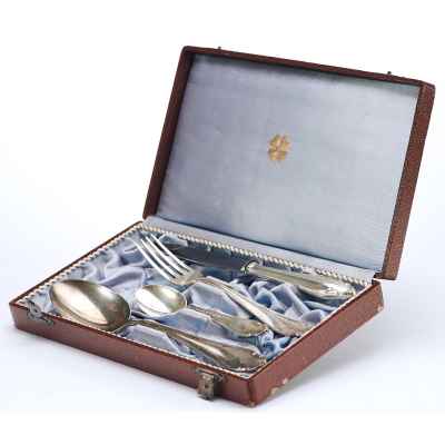 Набор столовых принадлежностей в подарочном футляре фабрика Александра Штурма, Вена. Австрия. около 1922 г