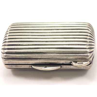 Таблетница серебро 800 пр. Австрия 1920-30-е гг. 21 гр. 1,7x4,5 см. Вена. Австрия после 1922 г