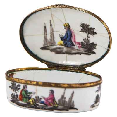 Шкатулка-табакерка Саул и Давид фарфор Европа втор. пол. XVIII в. 3,5x8,7 см. Европа вторая половина ХVIII века