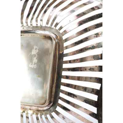 Сухарница  с волнообразными краями. Австро- Венгрия, Вена 1861