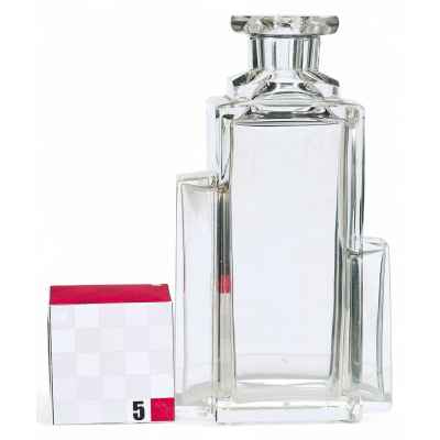 Флакон лаконичной формы  1920-е гг