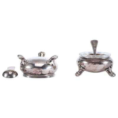 Набор солонок в оригинальном футляре серебро 800 пр. L.Robert-Keusters Бельгия нач. ХХ в. Европа. Антверпен первая половина ХХ века