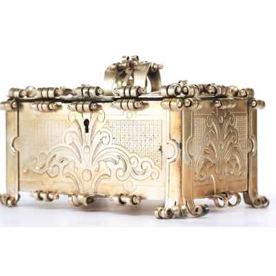 Шкатулка-кассоне метал, серебрение, Австро-Венгрия 1888 г. 16,5x10,4 см. Австро-Венгрия около 1888 г