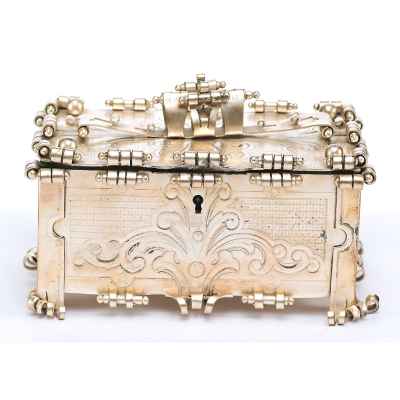 Шкатулка-кассоне метал, серебрение, Австро-Венгрия 1888 г. 16,5x10,4 см. Австро-Венгрия около 1888 г