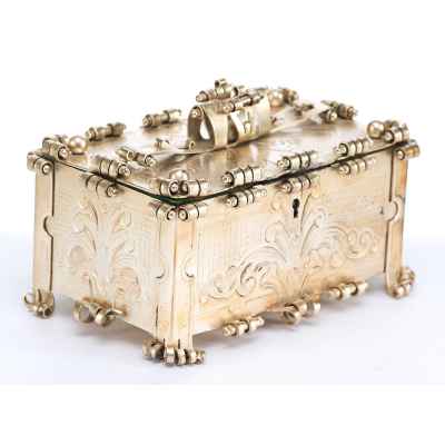 Шкатулка-кассоне метал, серебрение, Австро-Венгрия 1888 г. 16,5x10,4 см. Австро-Венгрия около 1888 г