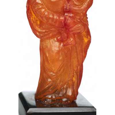 Скульптура янтарная «Богоматерь с младенцем» Европа XIX век