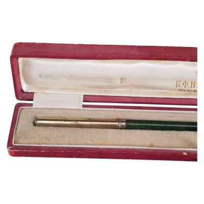 Ручка перьевая серебро 88 пр., нефрит, золочение К.Ф. Верфель, мастер Г. Вигстрем L-19,3 см. Петербург 2-я половина XIX века