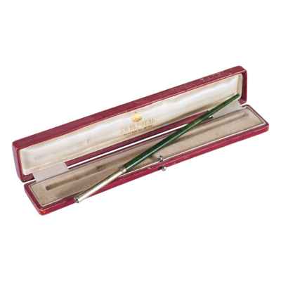 Ручка перьевая серебро 88 пр., нефрит, золочение К.Ф. Верфель, мастер Г. Вигстрем L-19,3 см. Петербург 2-я половина XIX века