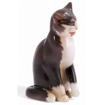 Скульптура Кот умывается фарфор, Bing & Grondahl Дания 1970-83 гг. H-16 см. Копенгаген, Дания 1970-1983 гг
