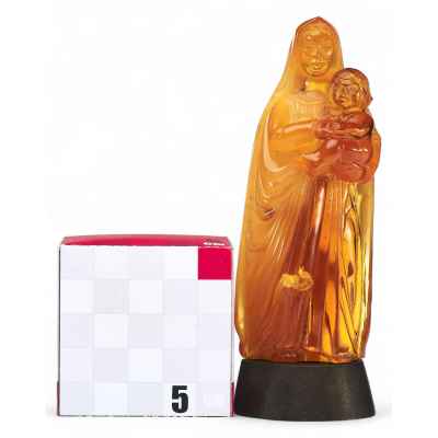 Скульптура «Богоматерь с младенцем» янтарная Европа XIX век