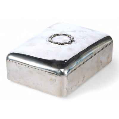 Шкатулка серебро 900 пр. Александр Штурм Австрия нач. ХХ в. 17,3х12,5х6,1 см. фабрика Александра Штурма, Вена (Австрия) 1920-е гг