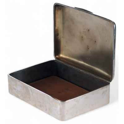 Шкатулка серебро 900 пр. Александр Штурм Австрия нач. ХХ в. 17,3х12,5х6,1 см. фабрика Александра Штурма, Вена (Австрия) 1920-е гг