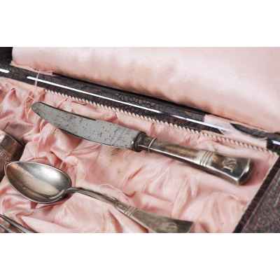 Набор столового серебра эгоист в оригинальном футляре серебро 800 пр. Австрия нач. ХХ в. Загреб (Австро-Венгрия) 1914-1922 гг