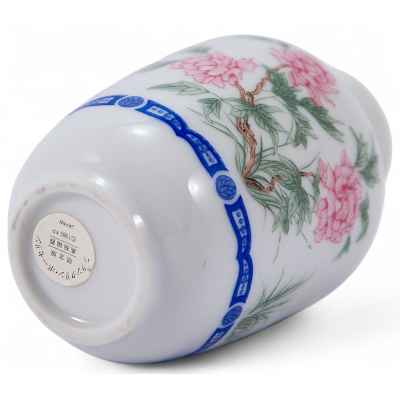 Декоративная ваза с цветами фарфор, Япония 1980-е гг. Н-8,2 см. Япония около 1980-гг