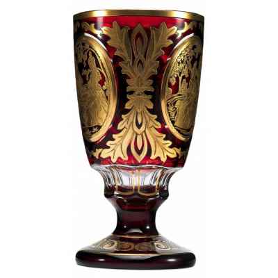 Бокал с изображением галантных сцен эпохи XVII - XVIII вв. Богемия конец XIX— первая четверть XX вв