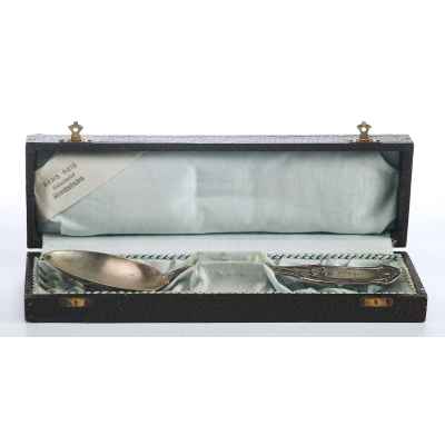 Столовая ложка в оригинальном футляре серебро 800 пр. Германия кон. XIX в. 71 гр. Германия 1887-1901 гг