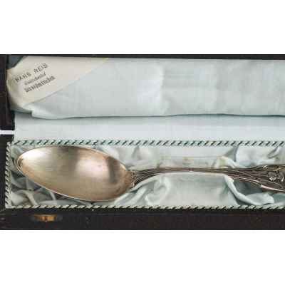 Столовая ложка в оригинальном футляре серебро 800 пр. Германия кон. XIX в. 71 гр. Германия 1887-1901 гг
