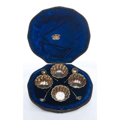 Набор серебряных солонок Horace Woodward & Со Англия 1886 г. 83 гр. Лондон, Великобрuтания 1886