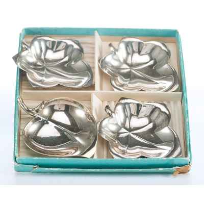 Менажницы Листья и яблоко серебро 925 пр. Tiffany & Со США 148 гр. Tiffany & Со, США 1950-1960 гг