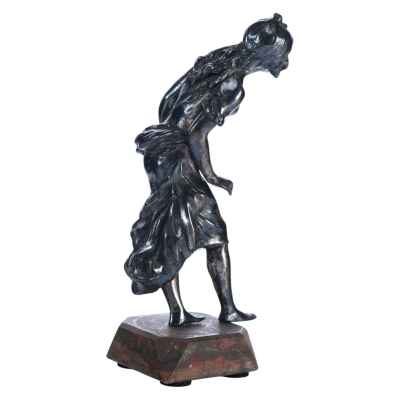 Скульптура девушки в платье Европа начало XX вв