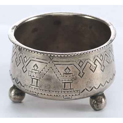 Солонка Русский стиль серебро 84 пр. М. Голощанов Москва 1884 г. 21 гр. 3,2x4,8 см. Москва около 1884 г