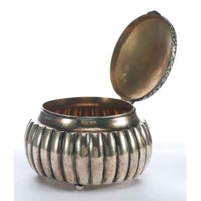 Шкатулка округлой формы с крышкой Будапешт, Австро-Венгрия Конец XIX века