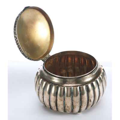 Шкатулка округлой формы с крышкой Будапешт, Австро-Венгрия Конец XIX века