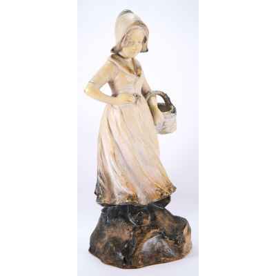 Скульптура «Девочка с корзиной» Европа Начало XX века