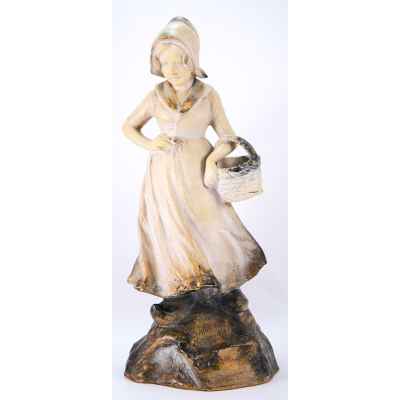 Скульптура «Девочка с корзиной» Европа Начало XX века