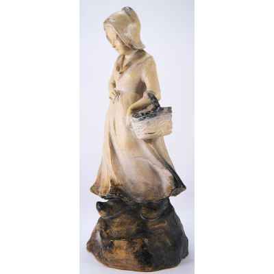 Скульптура «Девочка с корзиной» Европа Начало XX века