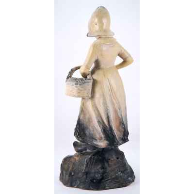 Скульптура «Девочка с корзиной» Европа Начало XX века