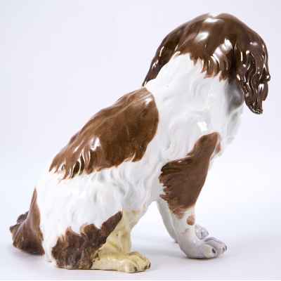 Скульптура Спаниэль Кинг Чарльз бисквитный фарфор Венская королевская мануфактура 1870-е гг. Н-20 см. Европа Конец XIX века