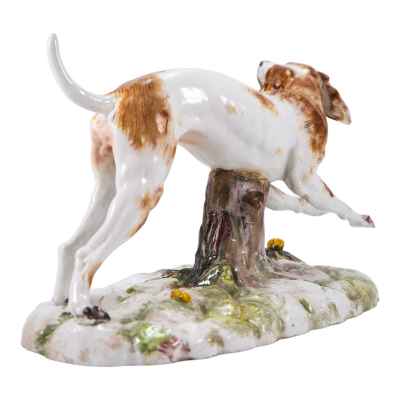Скульптура Гончая фарфор Хехст (Höchst) 1750-90-е гг. Гессен 32х19 см. Хехст, Германия вторая половина XVIII века