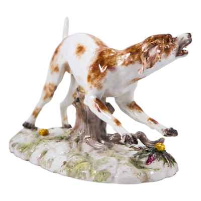 Скульптура Гончая фарфор Хехст (Höchst) 1750-90-е гг. Гессен 32х19 см. Хехст, Германия вторая половина XVIII века