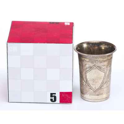 Стопка штихельный орнамент щит серебро 84 пр. ХЛ Москва нач. ХХ в. 14 гр. 4,1 см. Москва 1899-1908 гг