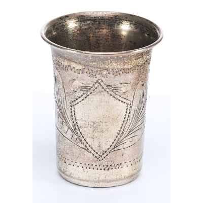 Стопка штихельный орнамент щит серебро 84 пр. ХЛ Москва нач. ХХ в. 14 гр. 4,1 см. Москва 1899-1908 гг