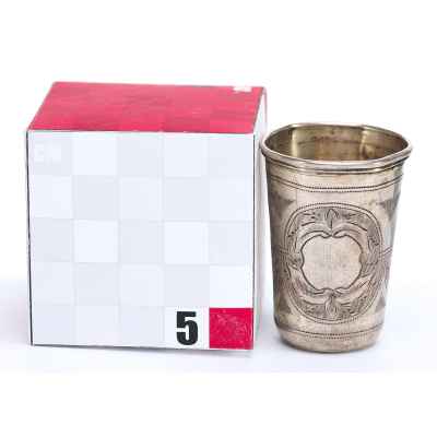 Стопка штихельный декор серебро 84 пр. Москва 1884 г. Н-4,7 см. Москва 1894