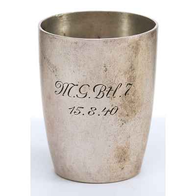 Стопа  с гравировкой серебро 800 пр. Германия 1890-е гг. Н-4,4 см. Германия 1890-е гг