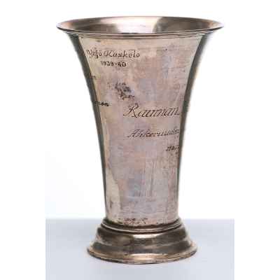 Кубок серебро 813 пр. Финляндия 1934 г. 121 гр. 12,9x9,3 см. Финляндия 1934
