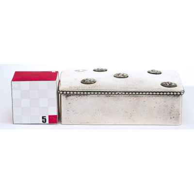 Шкатулка украшенная изображением пяти древнеримских денариев.  Швеция Начало XX века