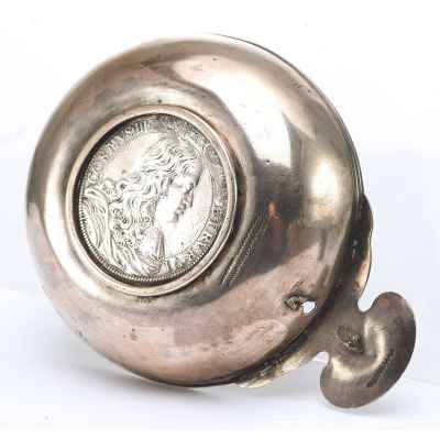 Икорница с монетой Европа (Италия) конец XVII века