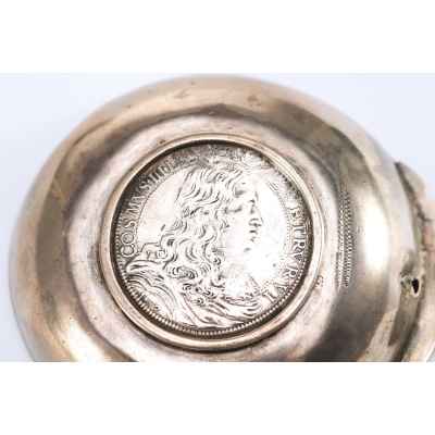 Икорница с монетой Европа (Италия) конец XVII века